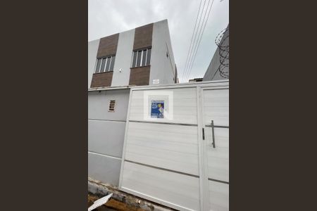 Fachada de apartamento para alugar com 1 quarto, 50m² em Jardim Vinte E Cinco de Agosto, Duque de Caxias