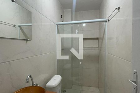 Banheiro de apartamento para alugar com 1 quarto, 50m² em Jardim Vinte E Cinco de Agosto, Duque de Caxias