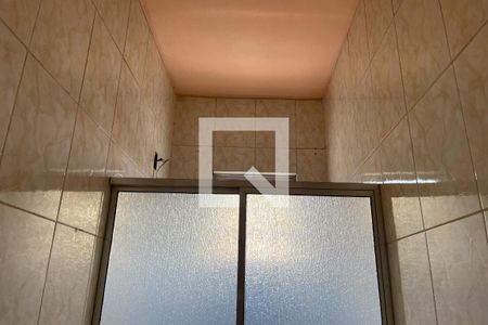 Banheiro de casa para alugar com 1 quarto, 30m² em Jardim Olavo Bilac, Duque de Caxias