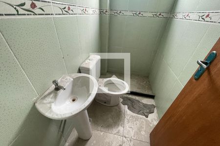 Banheiro de casa para alugar com 1 quarto, 45m² em Jardim Olavo Bilac, Duque de Caxias