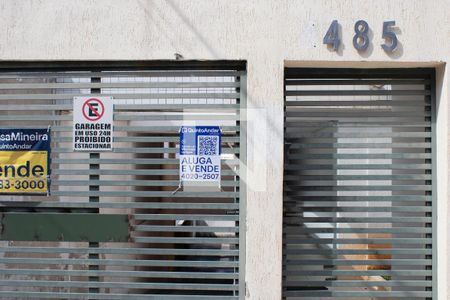 Placa  de apartamento à venda com 3 quartos, 72m² em Ana Lúcia, Belo Horizonte