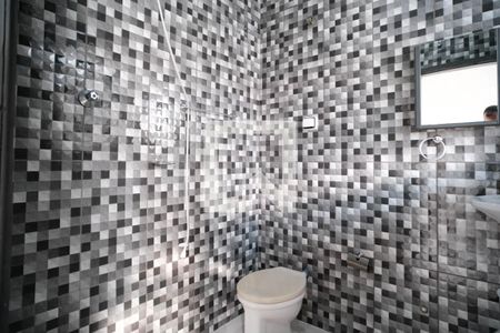 Banheiro de casa para alugar com 1 quarto, 75m² em Vila Guilhermina, São Paulo