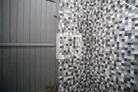 Banheiro de casa para alugar com 1 quarto, 75m² em Vila Guilhermina, São Paulo