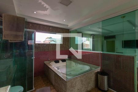 Banheiro da Suíte de casa à venda com 3 quartos, 330m² em Jardim Santa Mena, Guarulhos