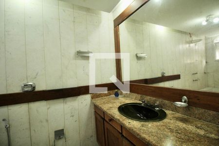 Banheiro  Suíte 2 de casa para alugar com 6 quartos, 800m² em Itaigara, Salvador