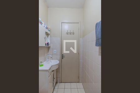 Banheiro de casa de condomínio à venda com 2 quartos, 50m² em Aberta dos Morros, Porto Alegre