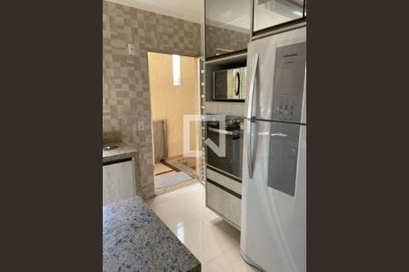 Casa à venda com 3 quartos, 250m² em Vila Nair, São Paulo