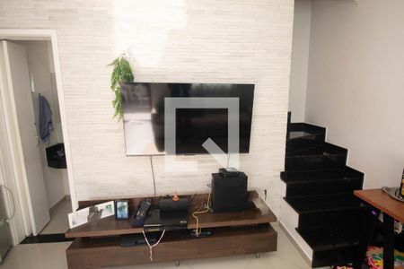 Sala de casa à venda com 2 quartos, 71m² em Vila Mazzei, São Paulo