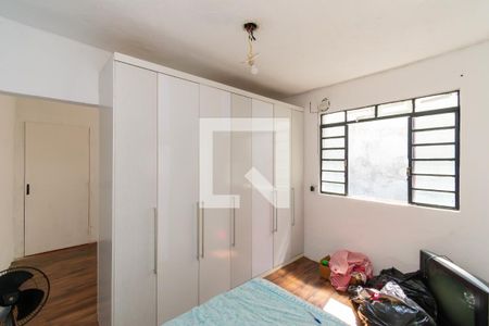 Casa 2 - Sala/Quarto de casa à venda com 4 quartos, 175m² em Vila Bancaria, São Paulo