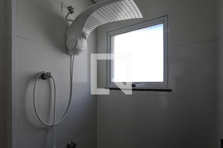 Banheiro de apartamento para alugar com 2 quartos, 51m² em Vila Lavinia, Mogi das Cruzes