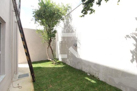 Área Externa de casa à venda com 3 quartos, 130m² em Santa Rosa, Belo Horizonte