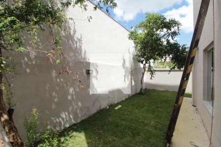 Área Externa de casa à venda com 3 quartos, 130m² em Santa Rosa, Belo Horizonte