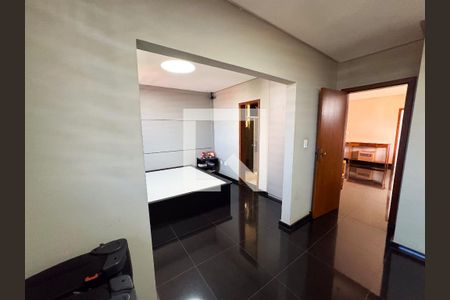 Quarto de apartamento à venda com 4 quartos, 300m² em Eldorado, Contagem