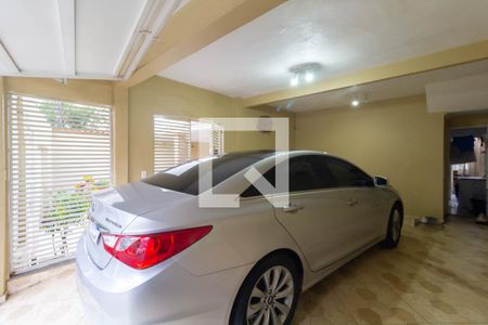 Garagem de casa à venda com 4 quartos, 160m² em Itaquera, São Paulo
