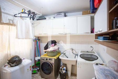 Área de Serviço de casa à venda com 4 quartos, 226m² em Taboão, Diadema