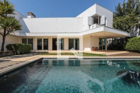Casa à venda com 4 quartos, 650m² em Jardim Luzitania, São Paulo