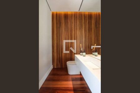 Casa à venda com 4 quartos, 650m² em Jardim Luzitania, São Paulo