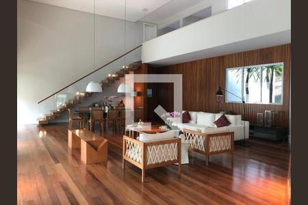 Casa à venda com 4 quartos, 650m² em Jardim Luzitania, São Paulo