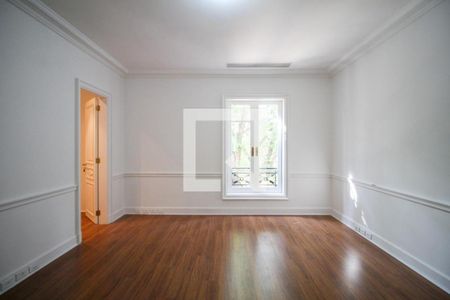 Casa à venda com 4 quartos, 1700m² em Retiro Morumbi, São Paulo