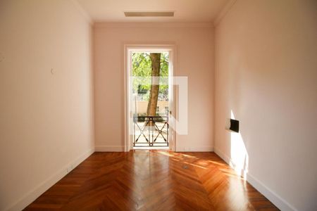 Casa à venda com 4 quartos, 1700m² em Retiro Morumbi, São Paulo