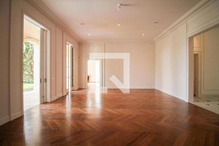 Casa à venda com 4 quartos, 1700m² em Retiro Morumbi, São Paulo