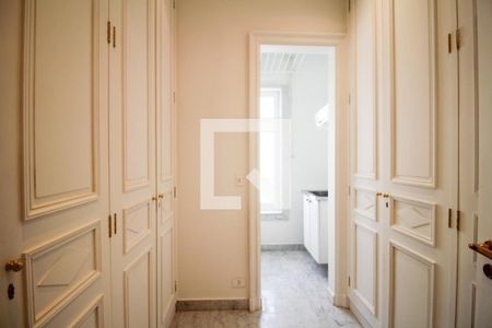 Casa à venda com 4 quartos, 1700m² em Retiro Morumbi, São Paulo