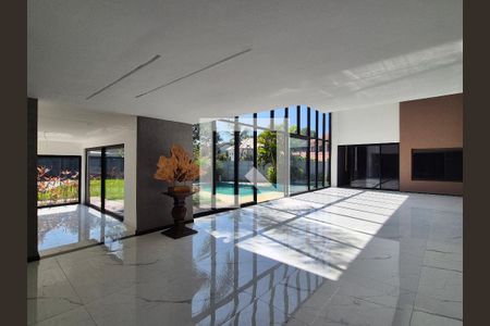 Sala de casa de condomínio à venda com 6 quartos, 1280m² em Barra da Tijuca, Rio de Janeiro