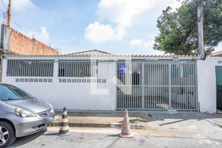 Fachada + placa de casa à venda com 2 quartos, 150m² em Centro, Diadema