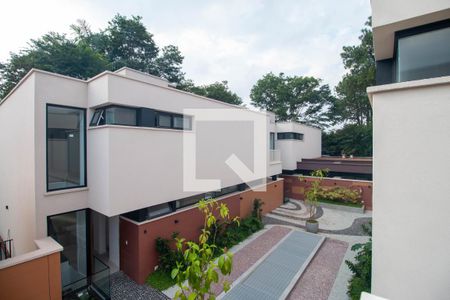 Vista de casa à venda com 3 quartos, 486m² em Jardim Cordeiro, São Paulo