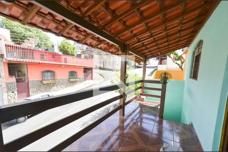 Varanda de casa à venda com 7 quartos, 392m² em Fernão Dias, Belo Horizonte