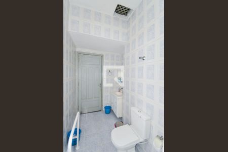 Banheiro Social de casa à venda com 2 quartos, 300m² em Vila das Palmeiras, Guarulhos