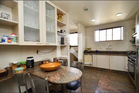 Cozinha de apartamento à venda com 4 quartos, 330m² em Cidade Nova, Belo Horizonte