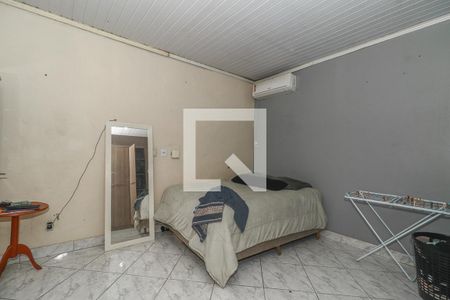 Suíte de casa à venda com 6 quartos, 300m² em Sarandi, Porto Alegre