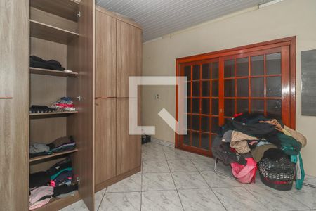 Suíte de casa à venda com 6 quartos, 300m² em Sarandi, Porto Alegre