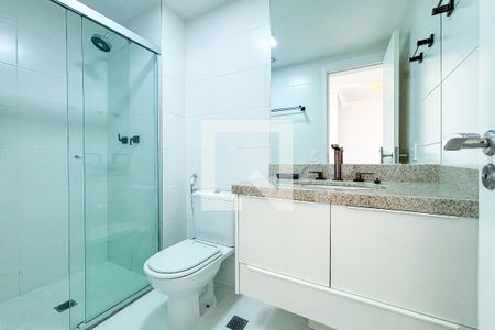 Banheiro de apartamento para alugar com 1 quarto, 44m² em Pinheiros, São Paulo