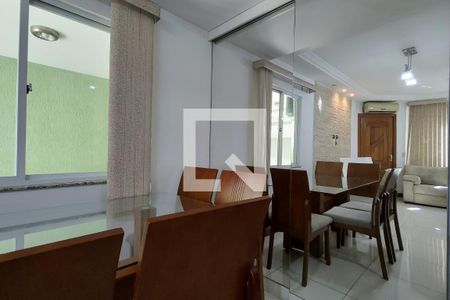 Sala de casa de condomínio à venda com 3 quartos, 120m² em Pechincha, Rio de Janeiro