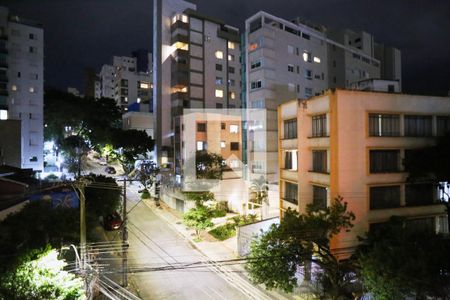 Vista de apartamento à venda com 1 quarto, 50m² em Carmo, Belo Horizonte