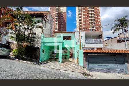 Fachada de casa à venda com 3 quartos, 143m² em Jardim São Paulo, São Paulo