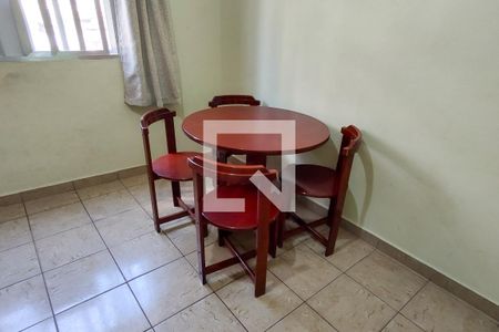 Sala de apartamento para alugar com 2 quartos, 70m² em Guilhermina, Praia Grande