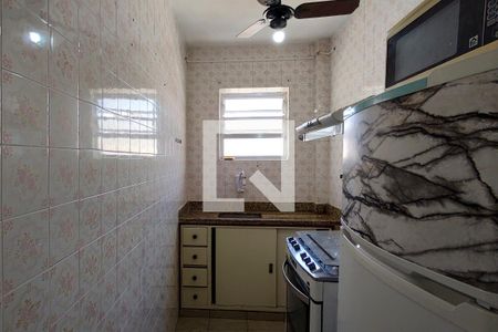 Cozinha de apartamento para alugar com 2 quartos, 70m² em Guilhermina, Praia Grande
