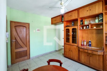 Sala de apartamento para alugar com 2 quartos, 70m² em Guilhermina, Praia Grande