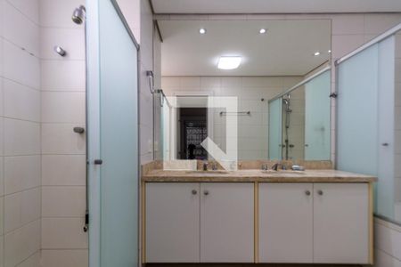 Banheiro da Suíte 2 de apartamento para alugar com 3 quartos, 205m² em Cidade Monções, São Paulo