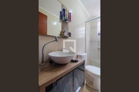 Banheiro de apartamento à venda com 4 quartos, 90m² em Menino Deus, Porto Alegre