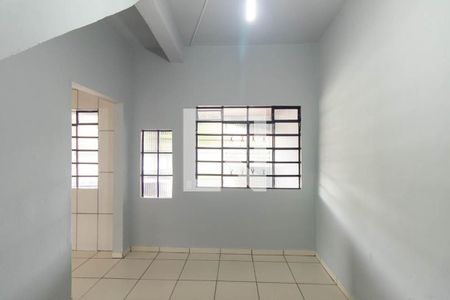 Sala de Jantar de casa para alugar com 2 quartos, 69m² em Pinheirinho, Curitiba