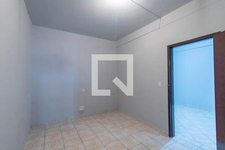 Quarto 1 de casa para alugar com 2 quartos, 69m² em Pinheirinho, Curitiba
