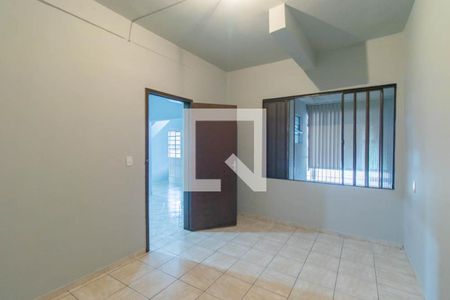 Quarto 1 de casa para alugar com 2 quartos, 69m² em Pinheirinho, Curitiba