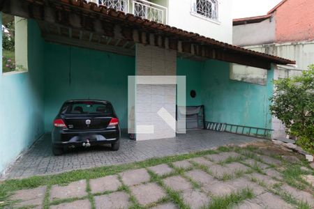 Garagem de casa à venda com 3 quartos, 560m² em Céu Azul, Belo Horizonte