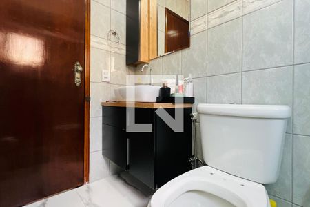 Banheiro de apartamento à venda com 2 quartos, 55m² em Jardim Iporanga, Guarulhos