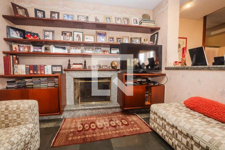 Sala da TV de apartamento à venda com 4 quartos, 367m² em Vila Suzana, São Paulo