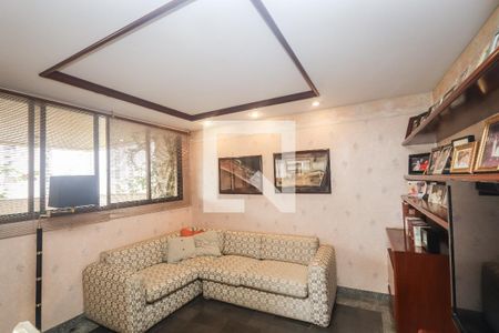 Sala da TV de apartamento à venda com 4 quartos, 367m² em Vila Suzana, São Paulo